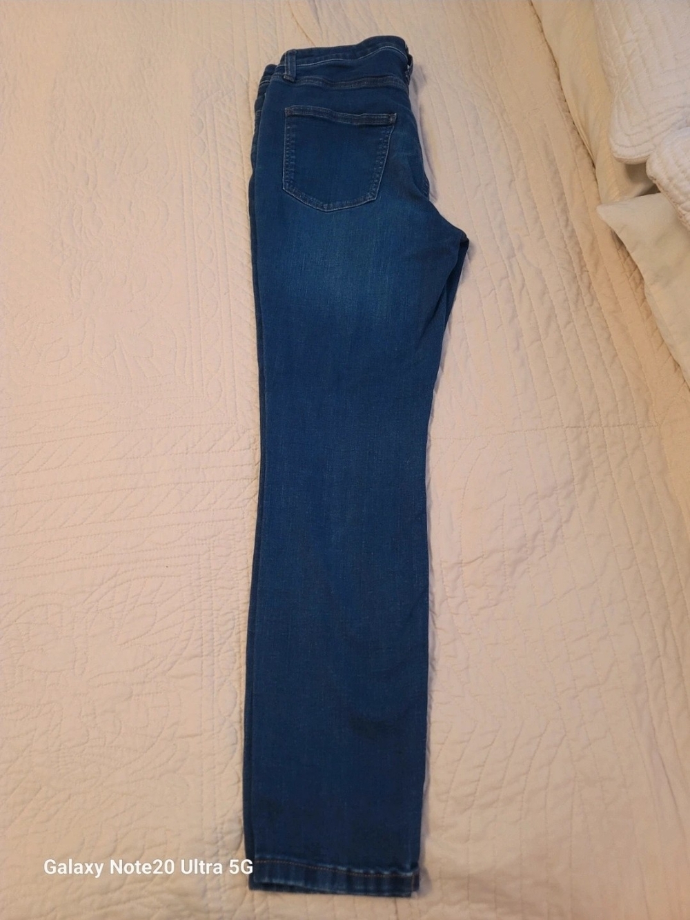 Lauren Conrad Skinny Jeans in Mid Blue Wash - Picture 4 of 5